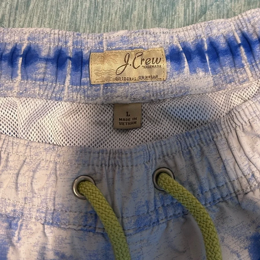 J. CREW Swim Trunks. large. Tie dye. Lined